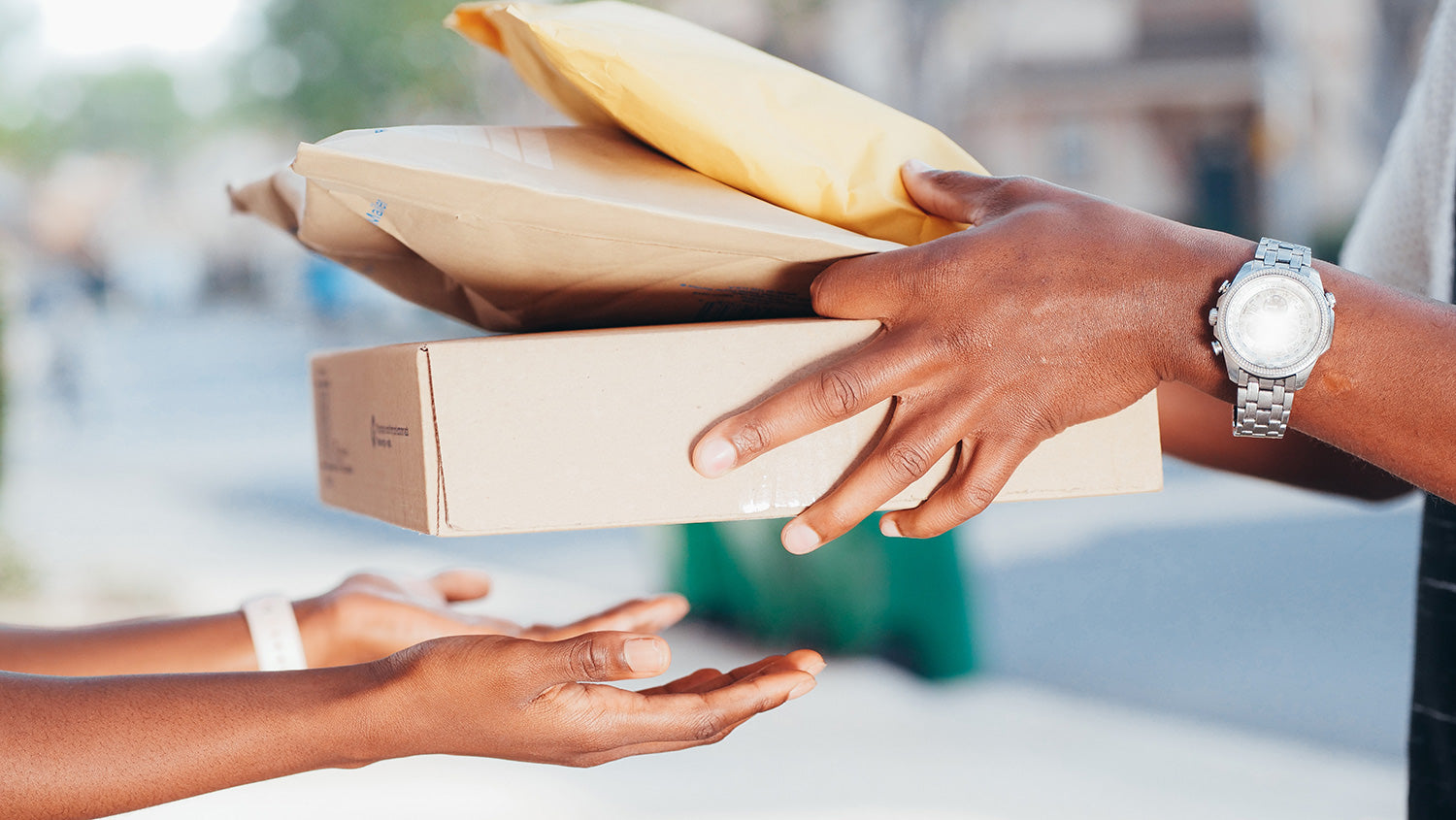 Delivering parcels - Cargo Packaging